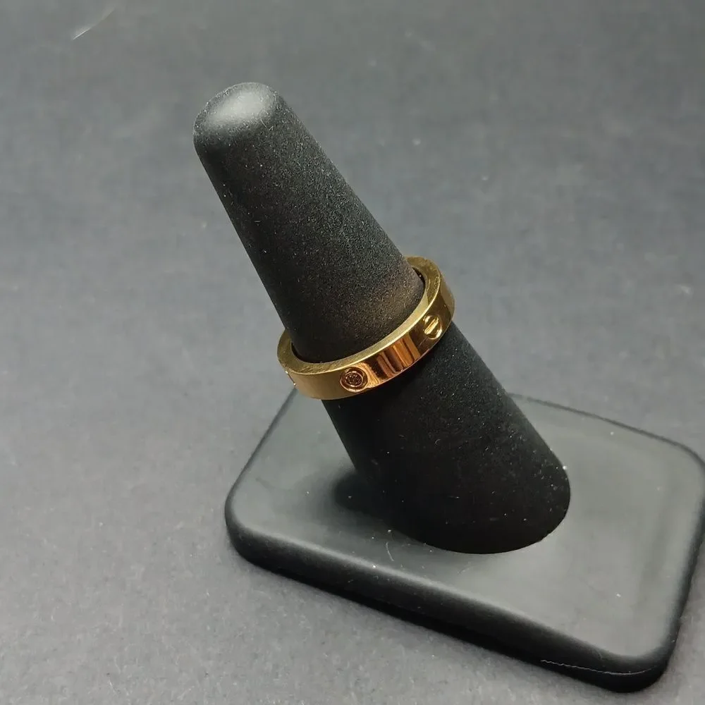 New Love Ring Women's Titanium Steel Goldtone Ring Size 6 New‎